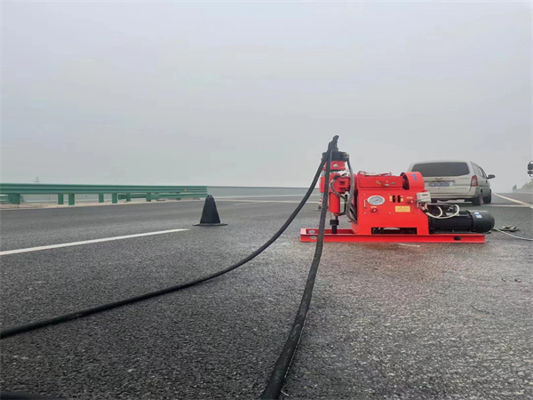 建平马路路基路面开裂下沉注浆加固灌浆